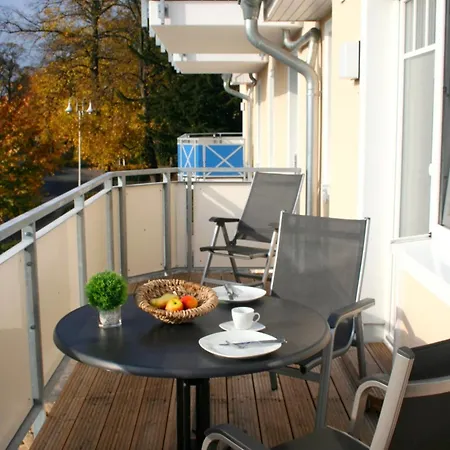 Lindenstrasse 6 4 * Zingst